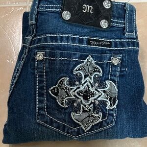 EUC Miss Me Women's Dark Blue Capri Jeans with Embellished Pocket